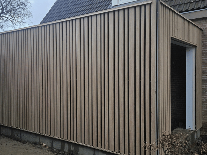 Finish Blokprofiel Milan Shadow garage zijkant plat dak Finish Profile en Finish Building