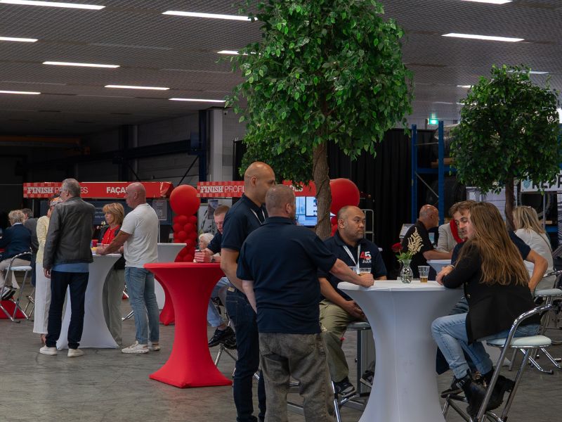 Open dagen 45 jaar Finish Profiles horeca plein